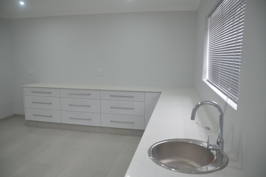 4 Bedroom Property for Sale in Monte Christo Western Cape